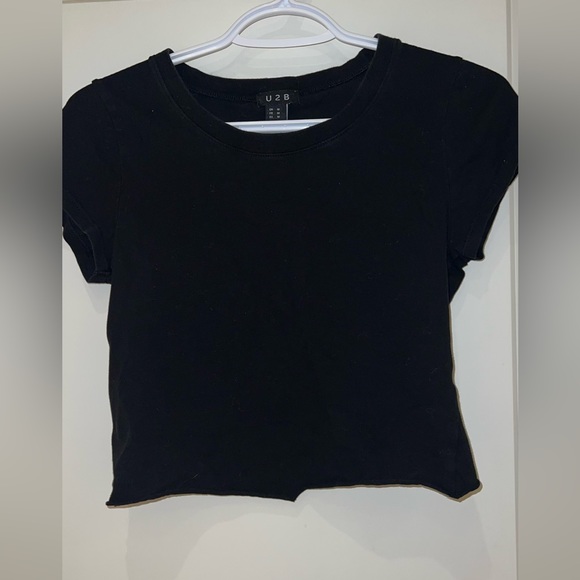 Cropped Black T-Shirt - Picture 1 of 3
